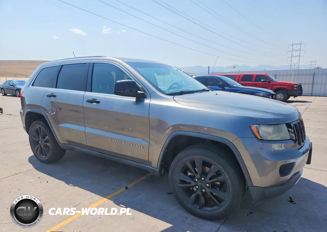 2013 Jeep Grand Cherokee Laredo VIN:1C4RJFAG7DC595002 - 4