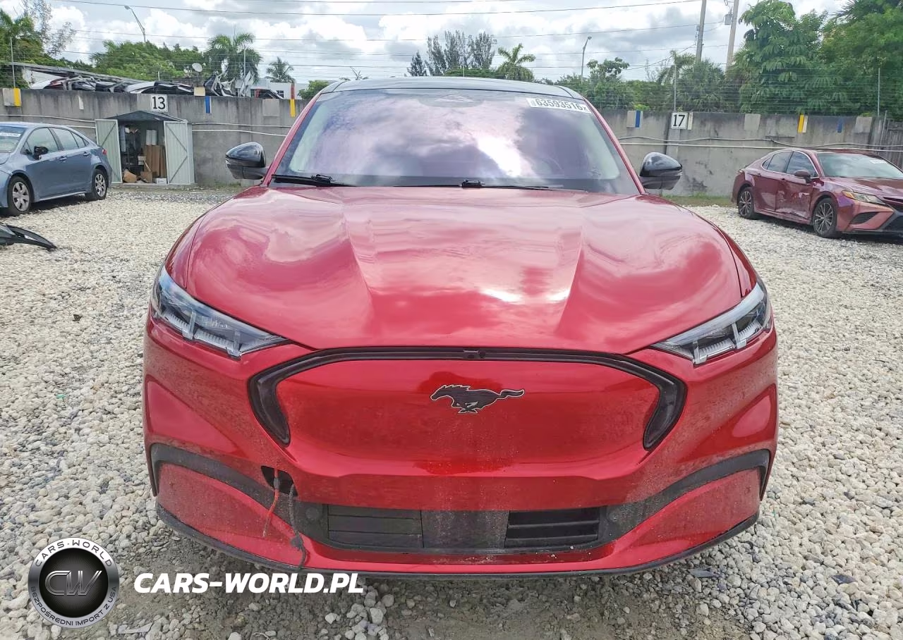 2022 Ford Mustang Mach-E Premium VIN:3FMTK3R78NMA39945 - 5