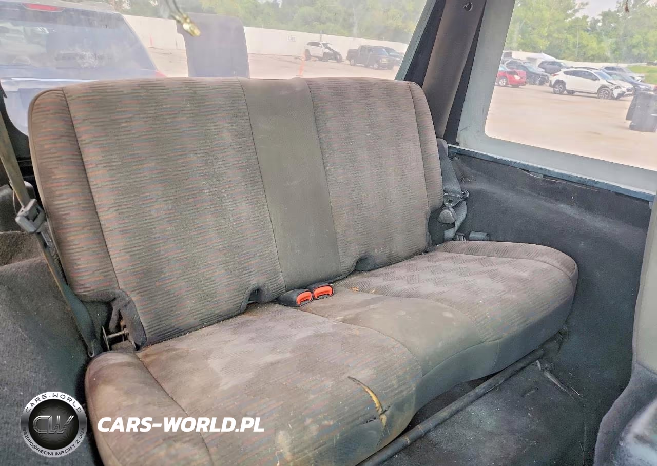 2005 Jeep Wrangler X VIN:1J4FA39S15P358777 - 11