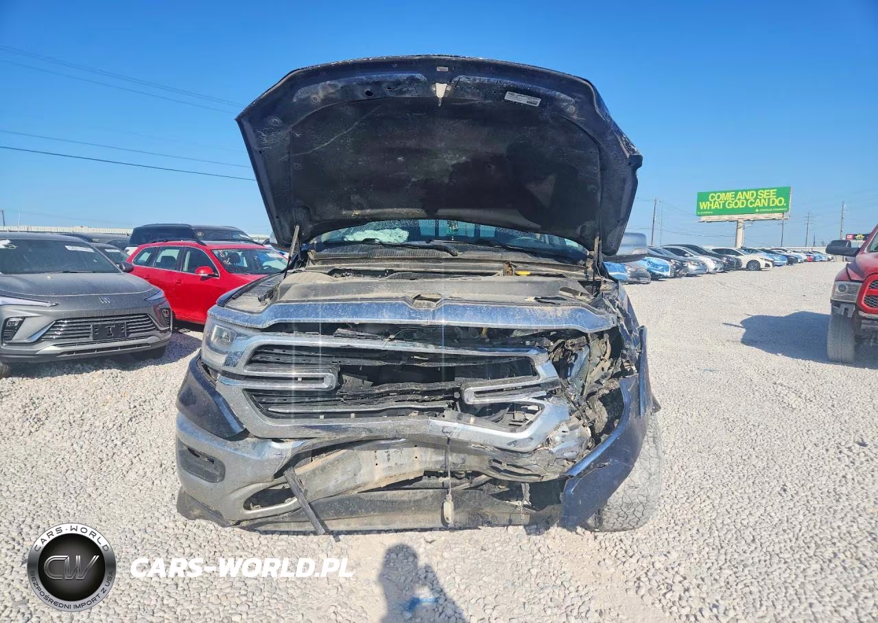 2020 Ram 1500 Laramie VIN:1C6SRFJT9LN263242 - 5