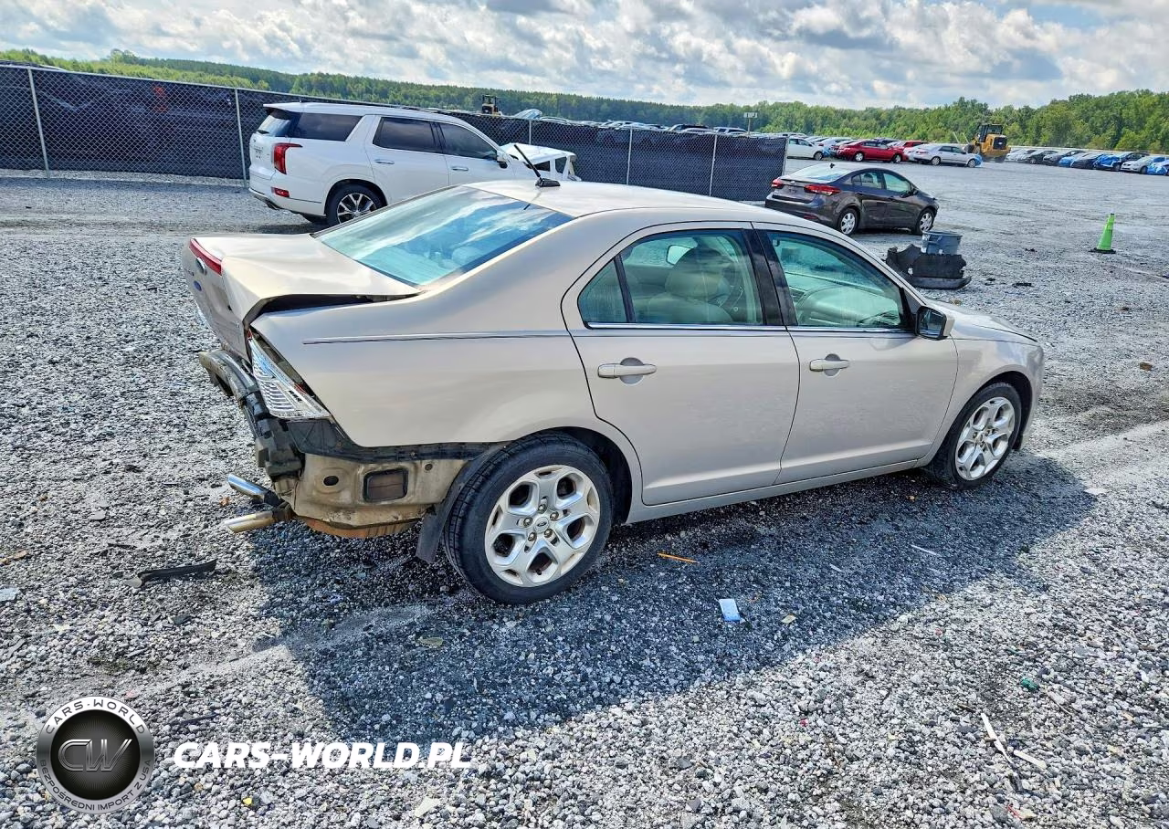 2010 Ford Fusion Se VIN:3FAHP0HA4AR157551 - 3