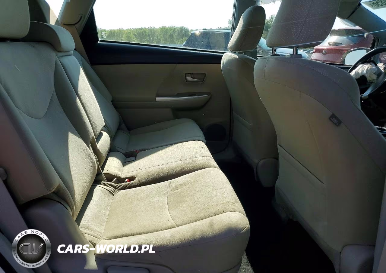 2014 Toyota Prius V Three VIN:JTDZN3EU0EJ010034 - 10