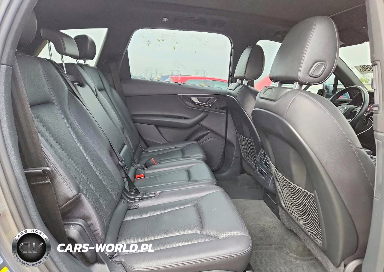 2017 Audi Q7 Premium Plus VIN:WA1LAAF70HD053493 - 10