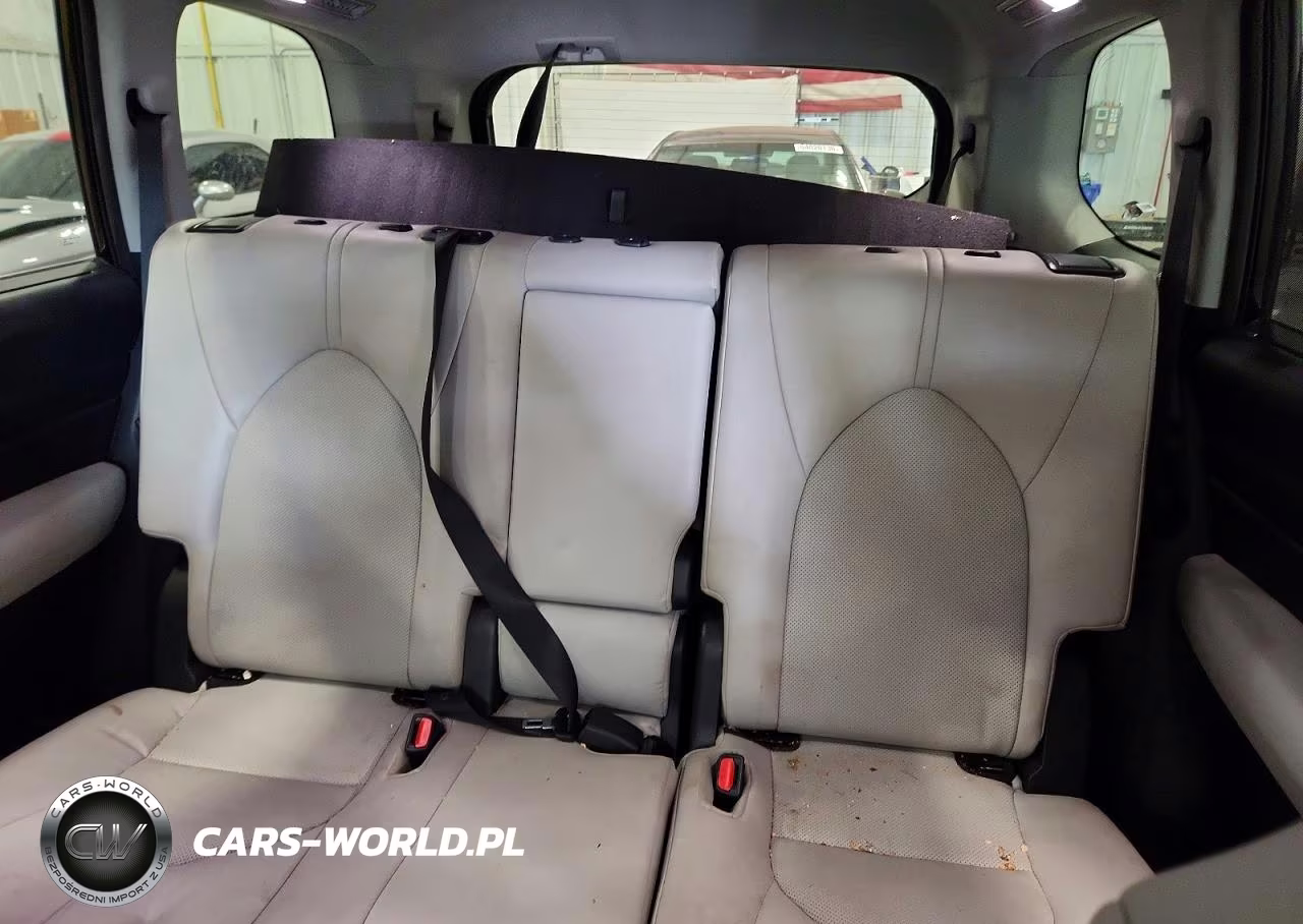 2025 Toyota Grand Highlander Xle VIN:5TDAAAB55SS087667 - 10