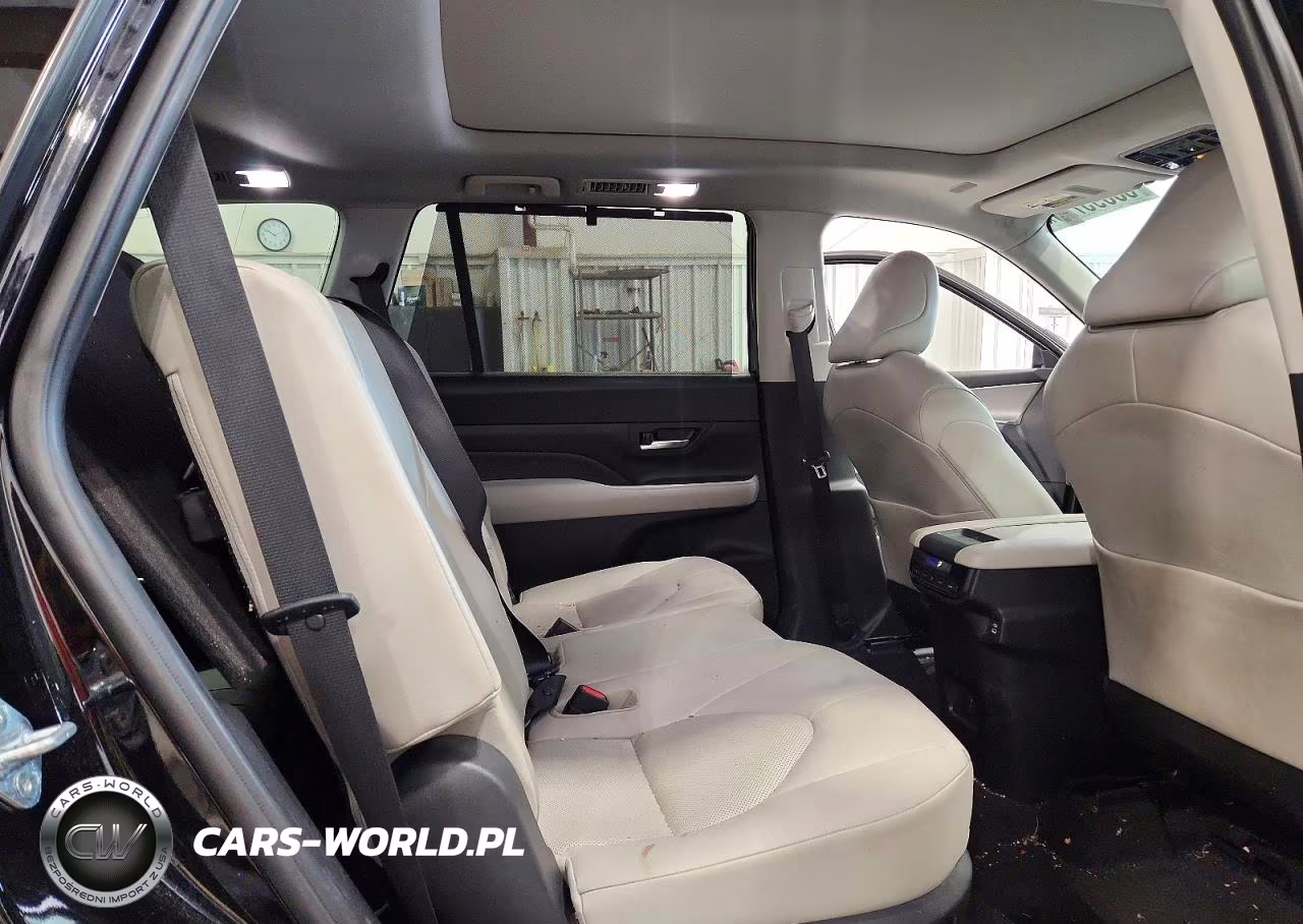 2025 Toyota Grand Highlander Xle VIN:5TDAAAB55SS087667 - 11