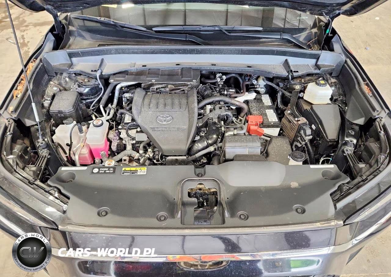 2025 Toyota Grand Highlander Xle VIN:5TDAAAB55SS087667 - 12