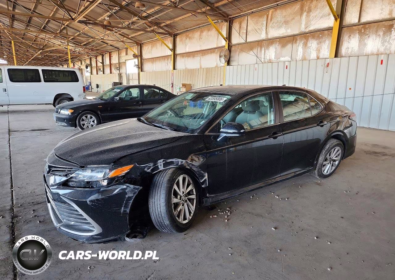 2023 Toyota Camry Le – zdjęcie 1 z 12