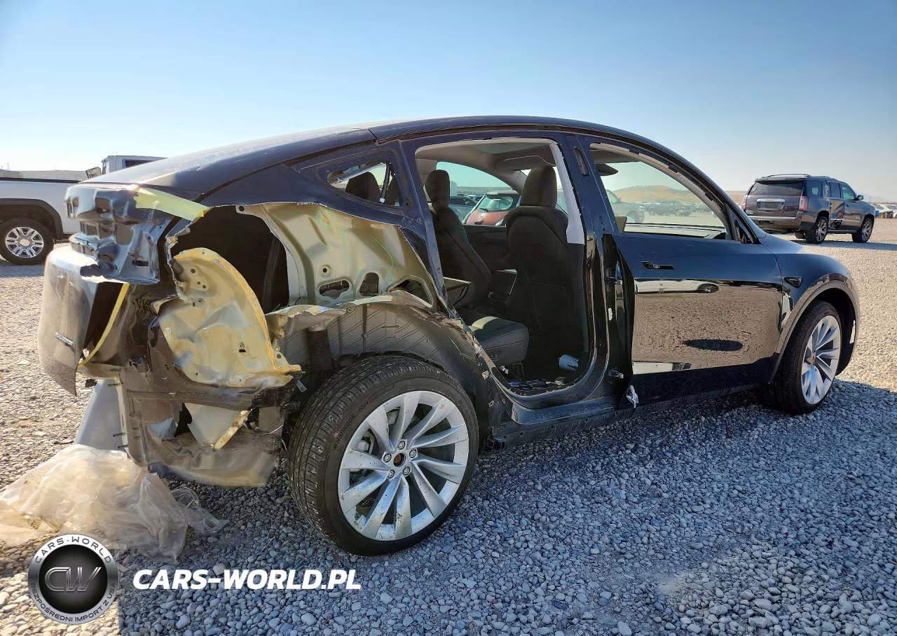 2026 Tesla Model Y VIN:7SAYGDEE1TF517780 - 3