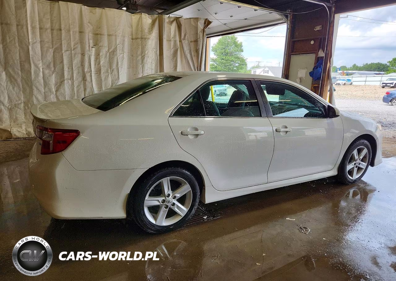 2014 Toyota Camry Se VIN:4T1BF1FK8EU312018 - 3