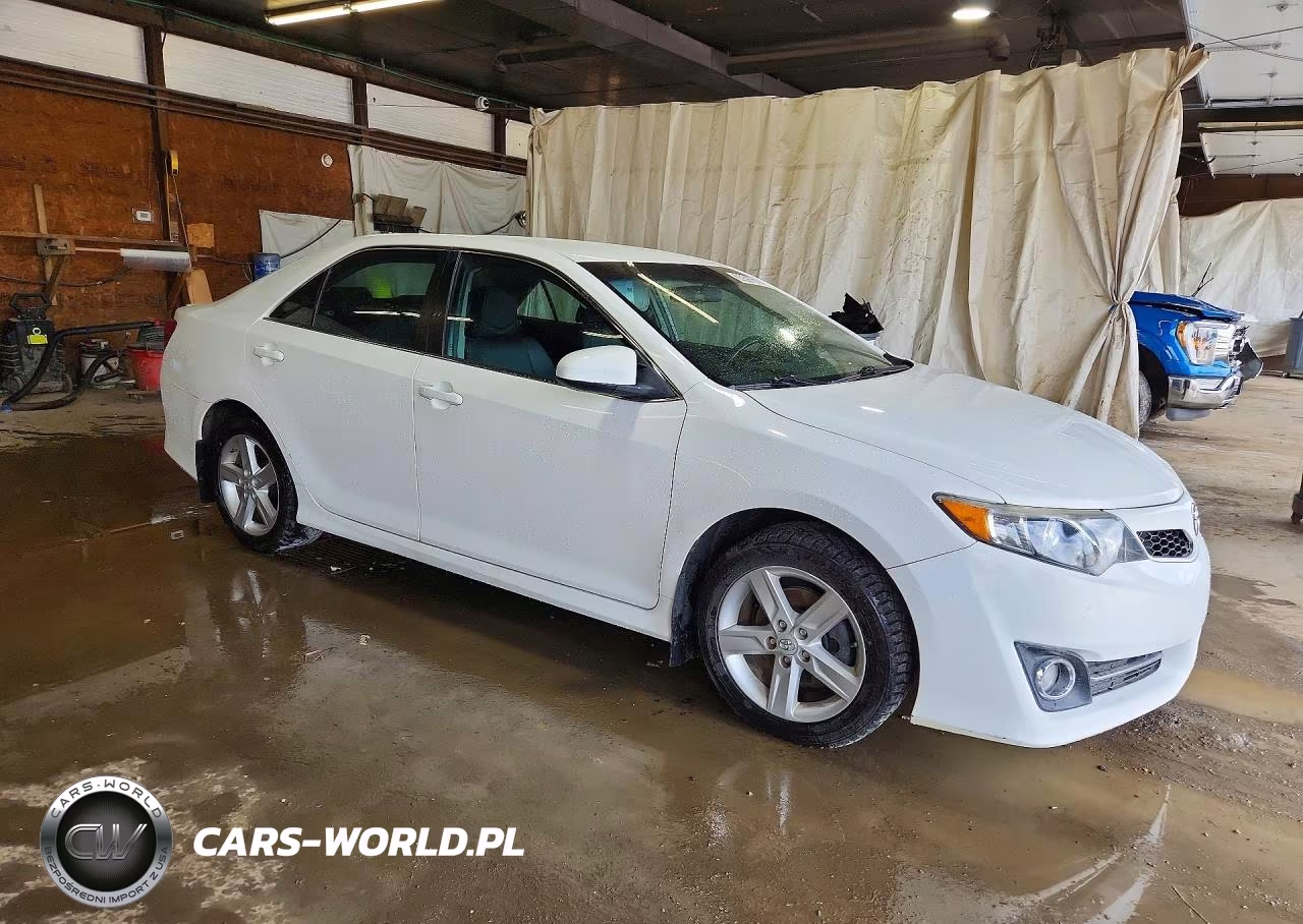2014 Toyota Camry Se VIN:4T1BF1FK8EU312018 - 4