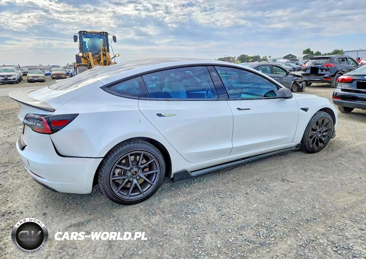 2023 Tesla Model 3 VIN:5YJ3E1EA6PF565211 - 3