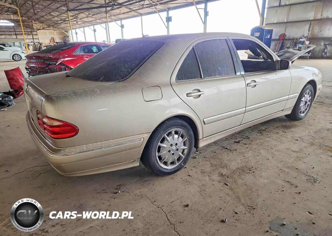 2000 Mercedes-Benz E 320 VIN:WDBJF65J6YB126837 - 3