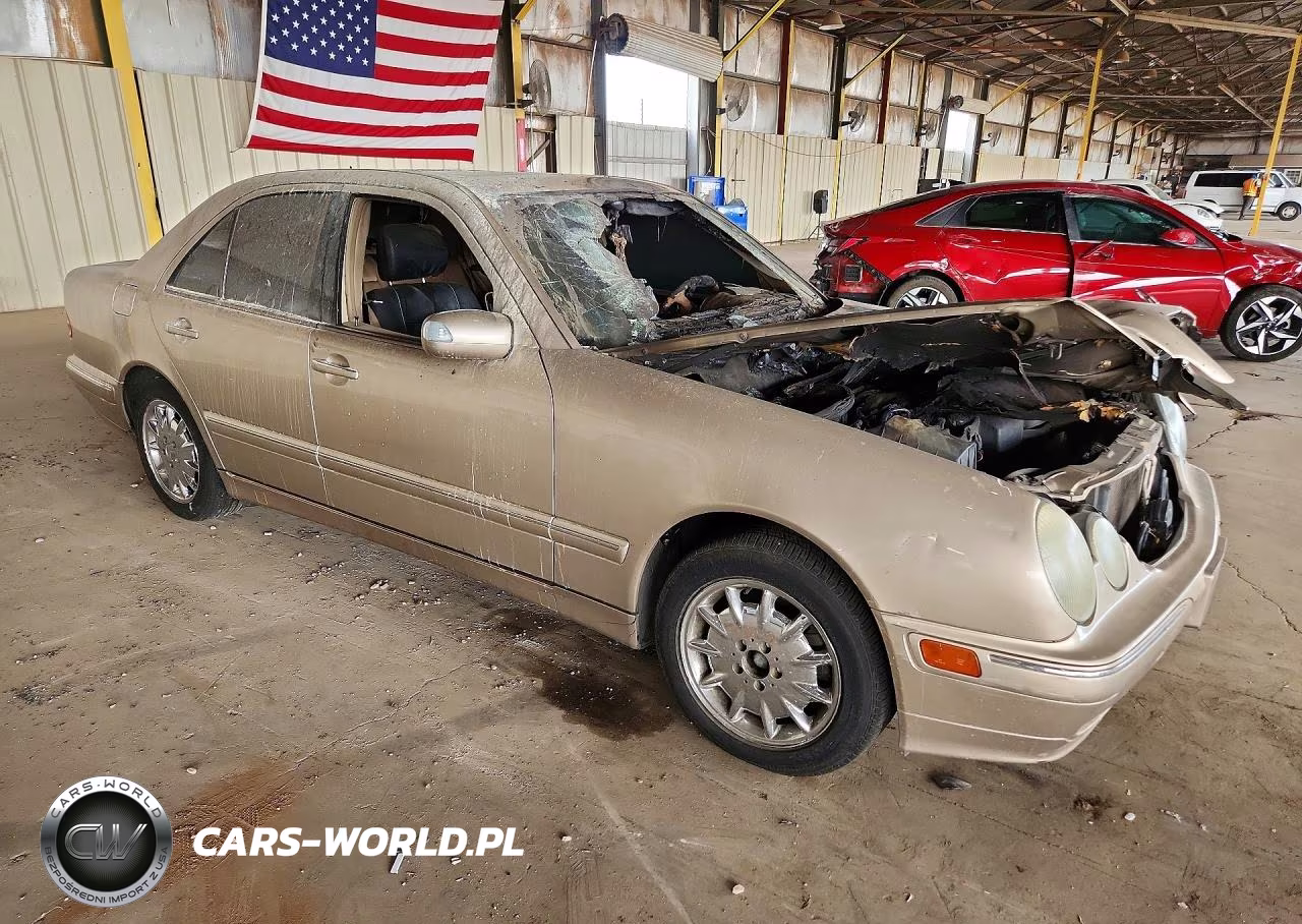 2000 Mercedes-Benz E 320 VIN:WDBJF65J6YB126837 - 4