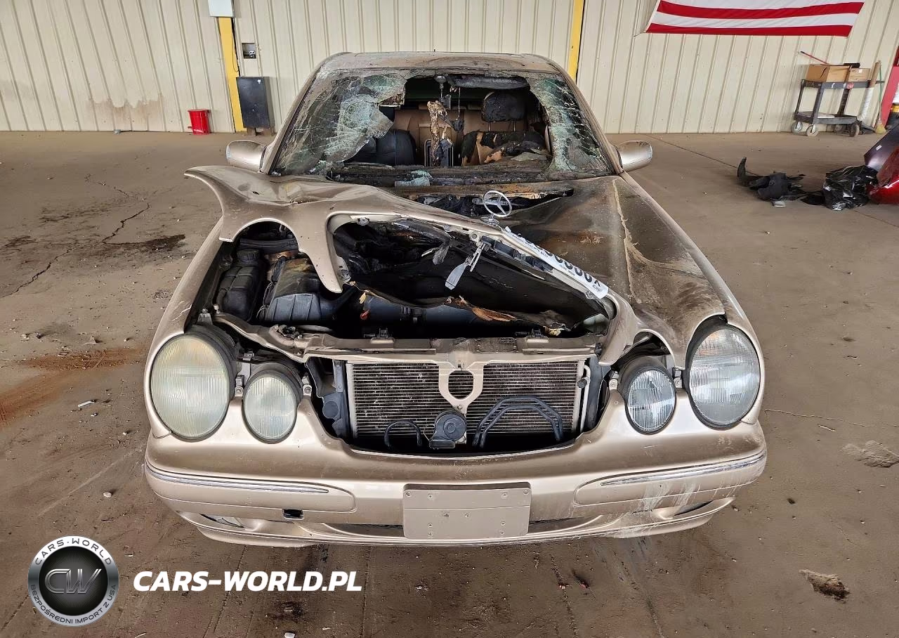 2000 Mercedes-Benz E 320 VIN:WDBJF65J6YB126837 - 5