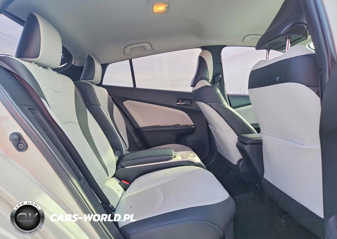 2017 Toyota Prius Prime Advanced VIN:JTDKARFP7H3034056 - 10