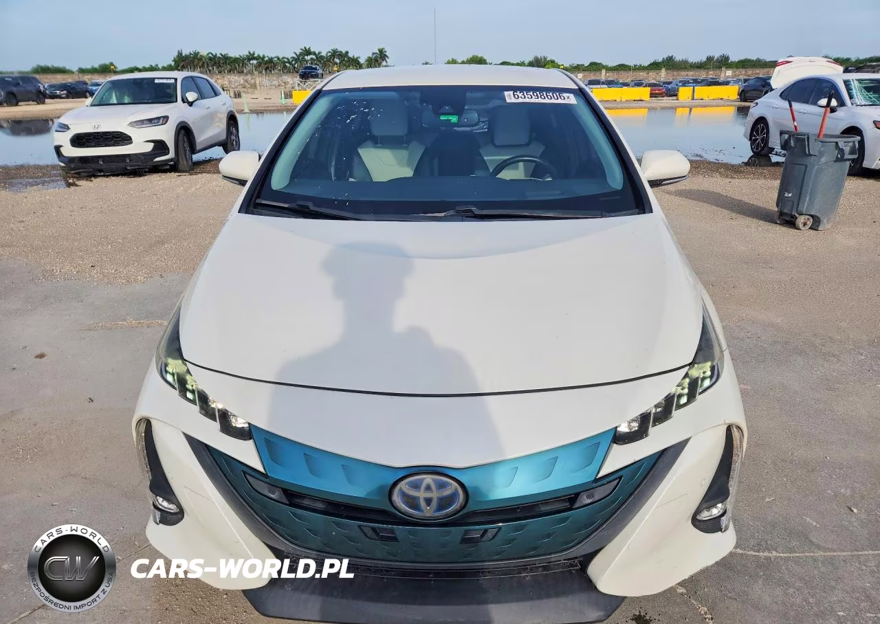 2017 Toyota Prius Prime Advanced VIN:JTDKARFP7H3034056 - 5