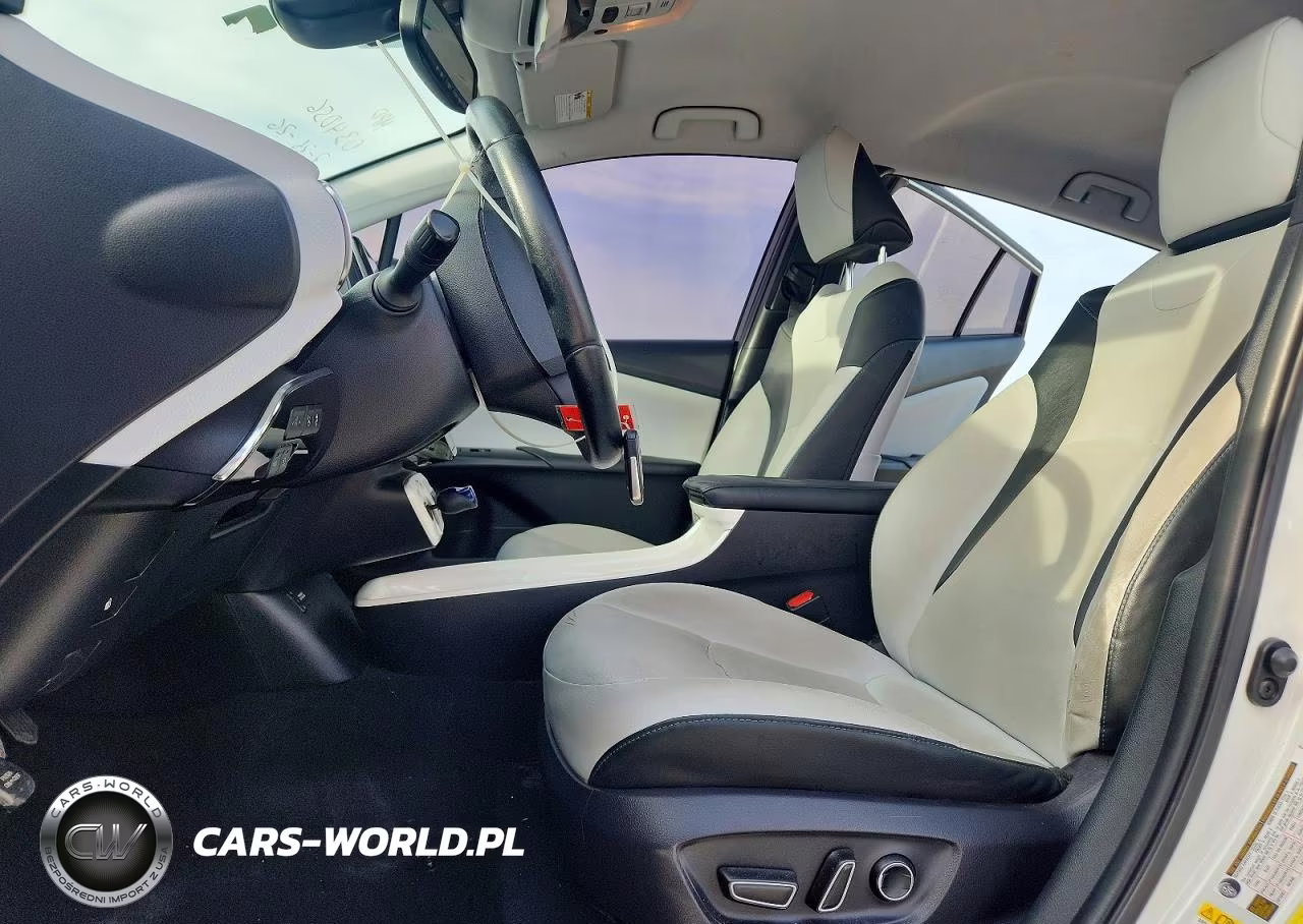 2017 Toyota Prius Prime Advanced VIN:JTDKARFP7H3034056 - 7