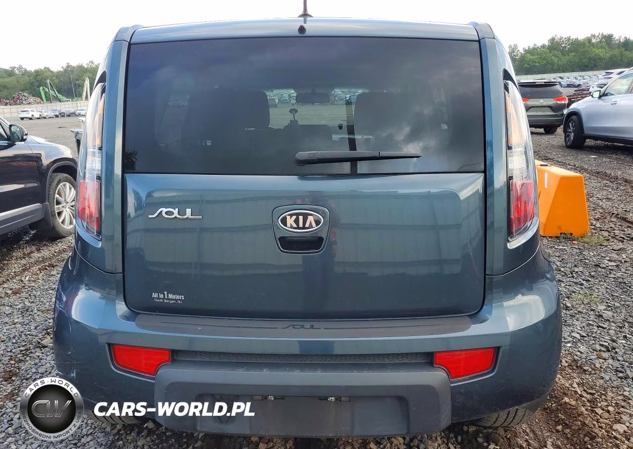 2011 Kia Soul + VIN:KNDJT2A25B7223118 - 6