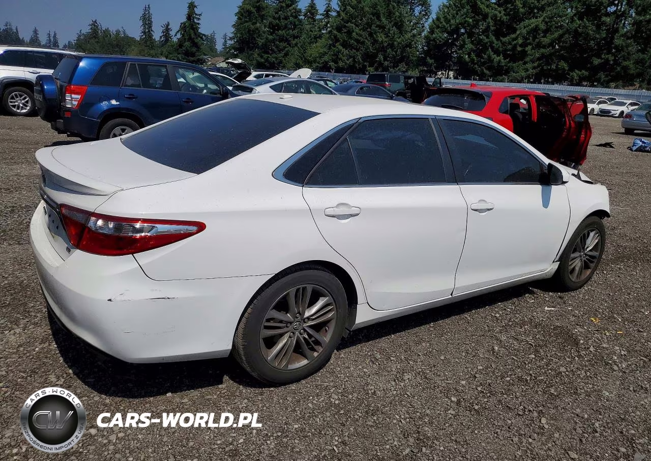 2016 Toyota Camry Se VIN:4T1BF1FK4GU153226 - 3