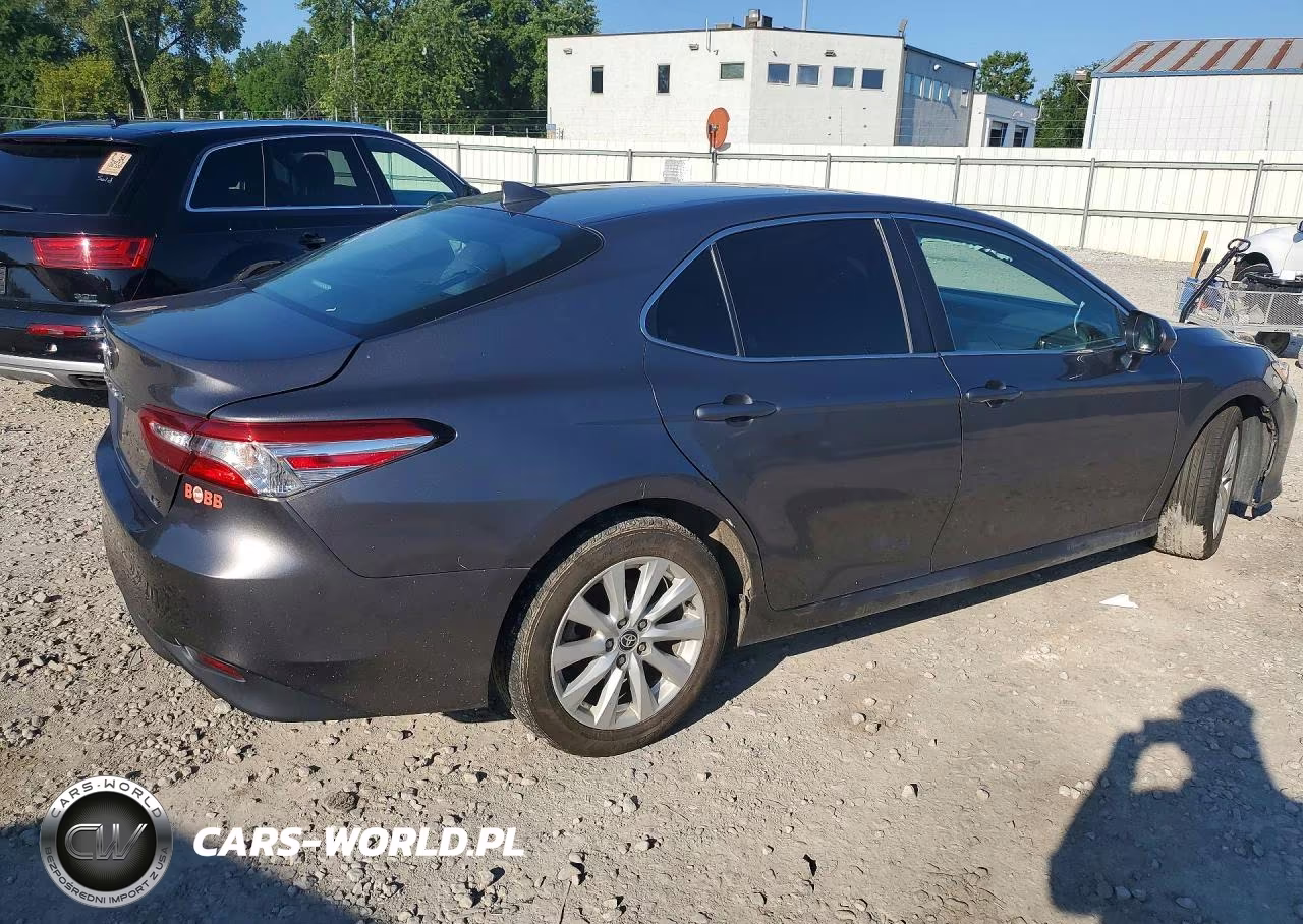 2020 Toyota Camry Le VIN:4T1C11AK5LU951125 - 3