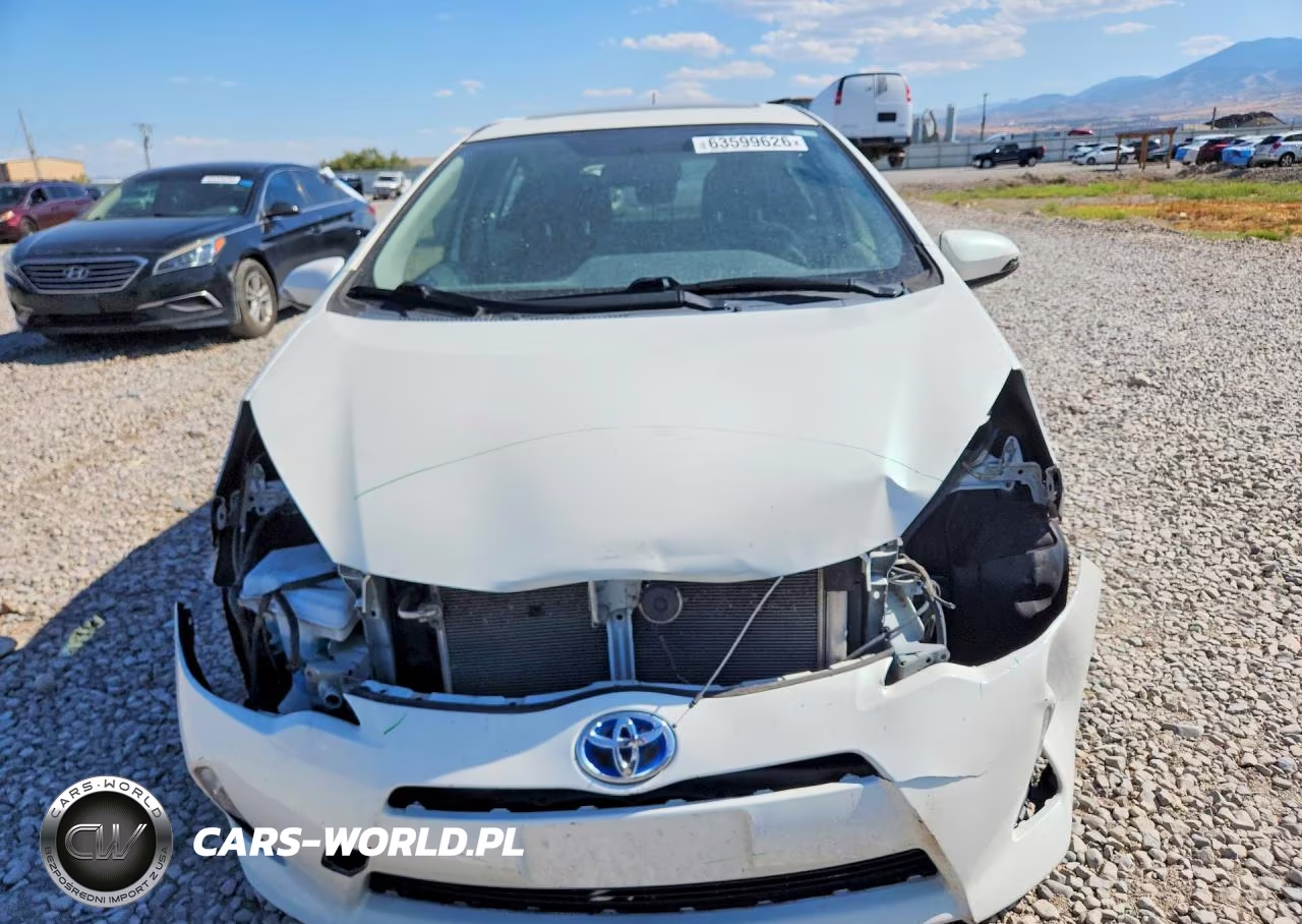 2014 Toyota Prius C Four VIN:JTDKDTB38E1080736 - 5