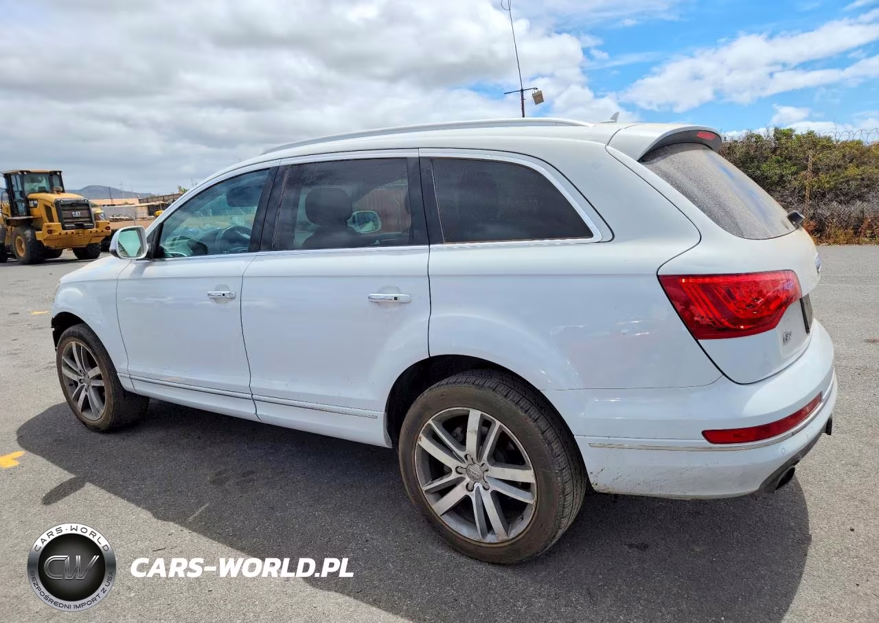 2015 Audi Q7 Premium Plus VIN:WA1LGAFE1FD002417 - 2