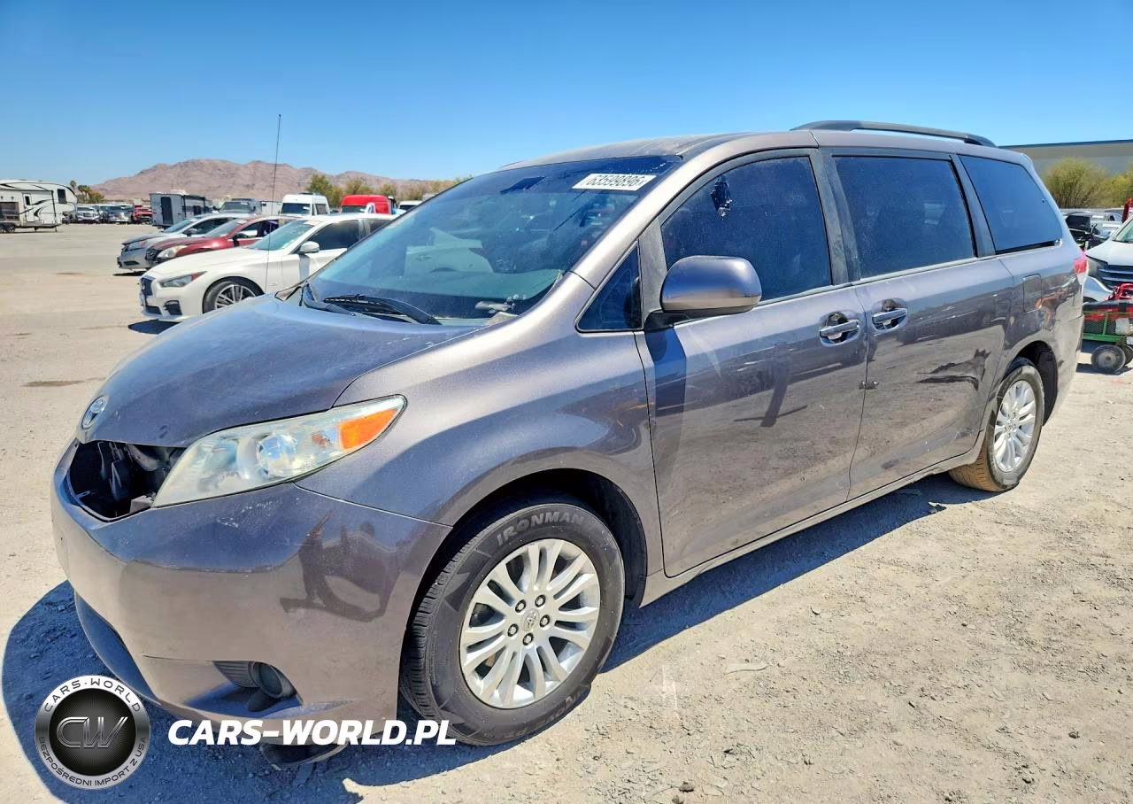 2011 Toyota Sienna Le – zdjęcie 1 z 14