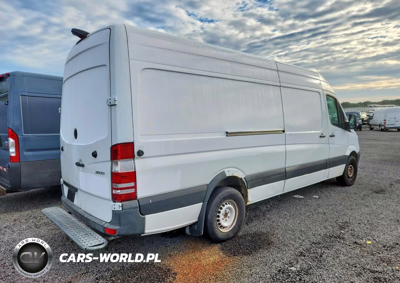 2016 Mercedes-Benz Sprinter 2500 Delivery Van VIN:WD3PE8DD3GP361648 - 3