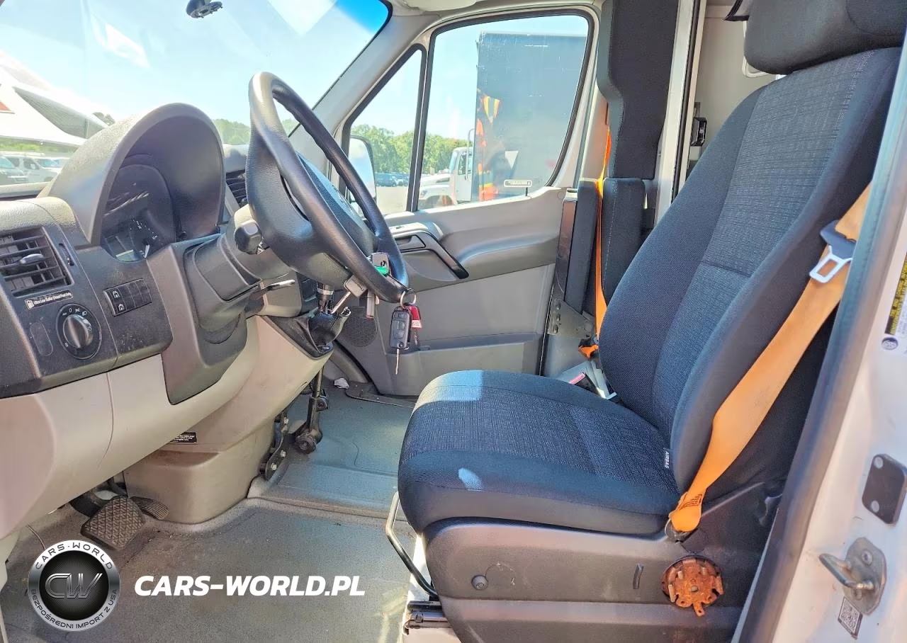 2016 Mercedes-Benz Sprinter 2500 Delivery Van VIN:WD3PE8DD3GP361648 - 7