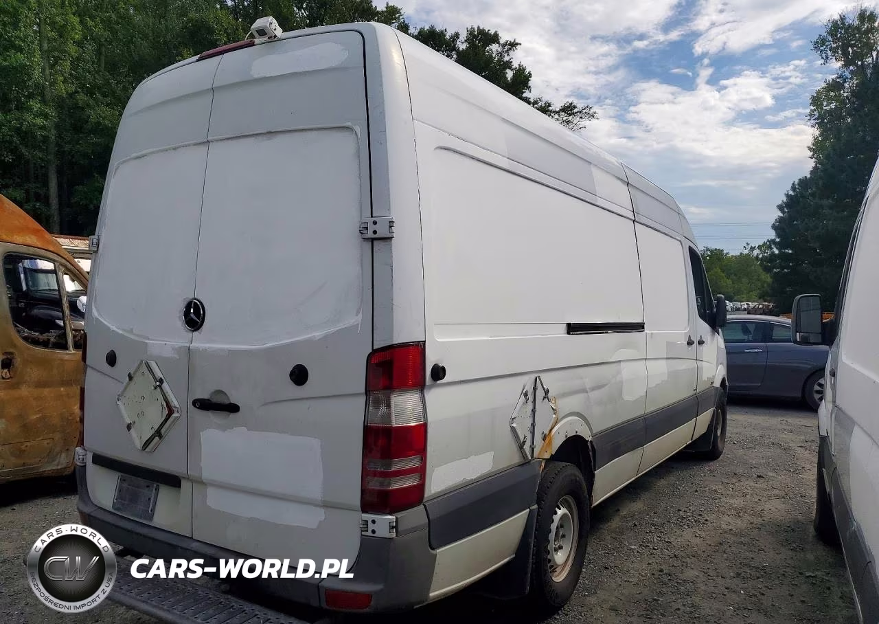 2011 Mercedes-Benz Sprinter 2500 Delivery Van VIN:WD3PE8CB4B5564066 - 3