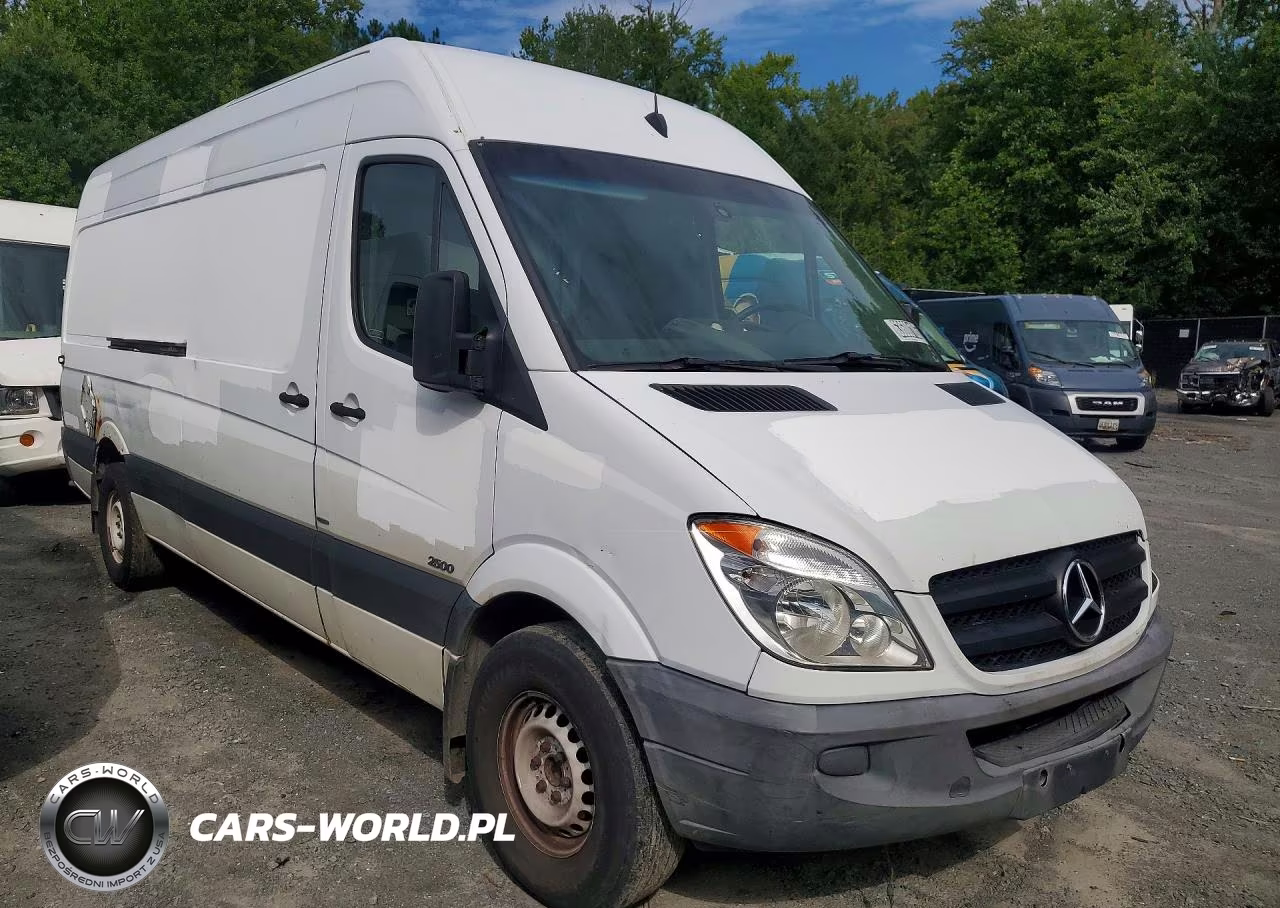 2011 Mercedes-Benz Sprinter 2500 Delivery Van VIN:WD3PE8CB4B5564066 - 4