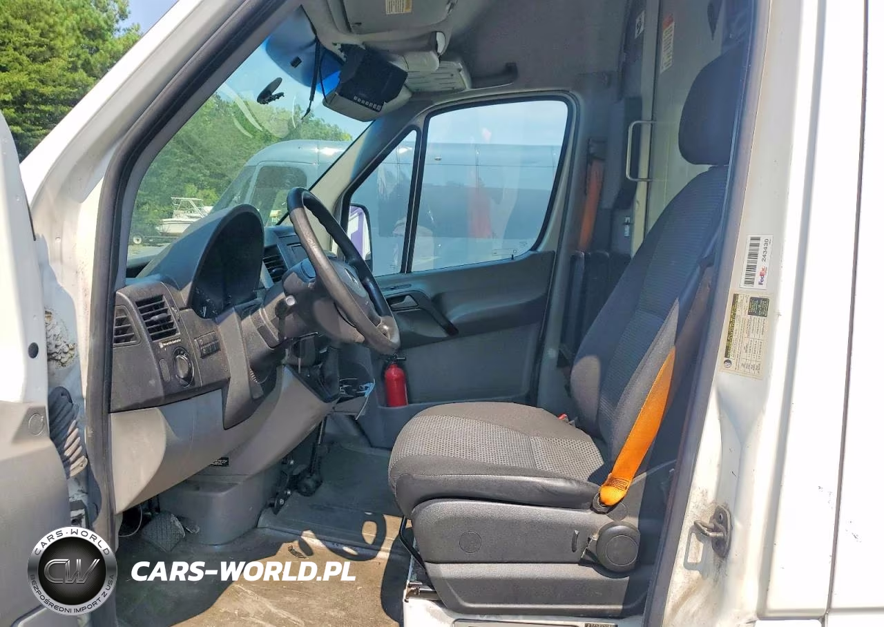 2011 Mercedes-Benz Sprinter 2500 Delivery Van VIN:WD3PE8CB4B5564066 - 7