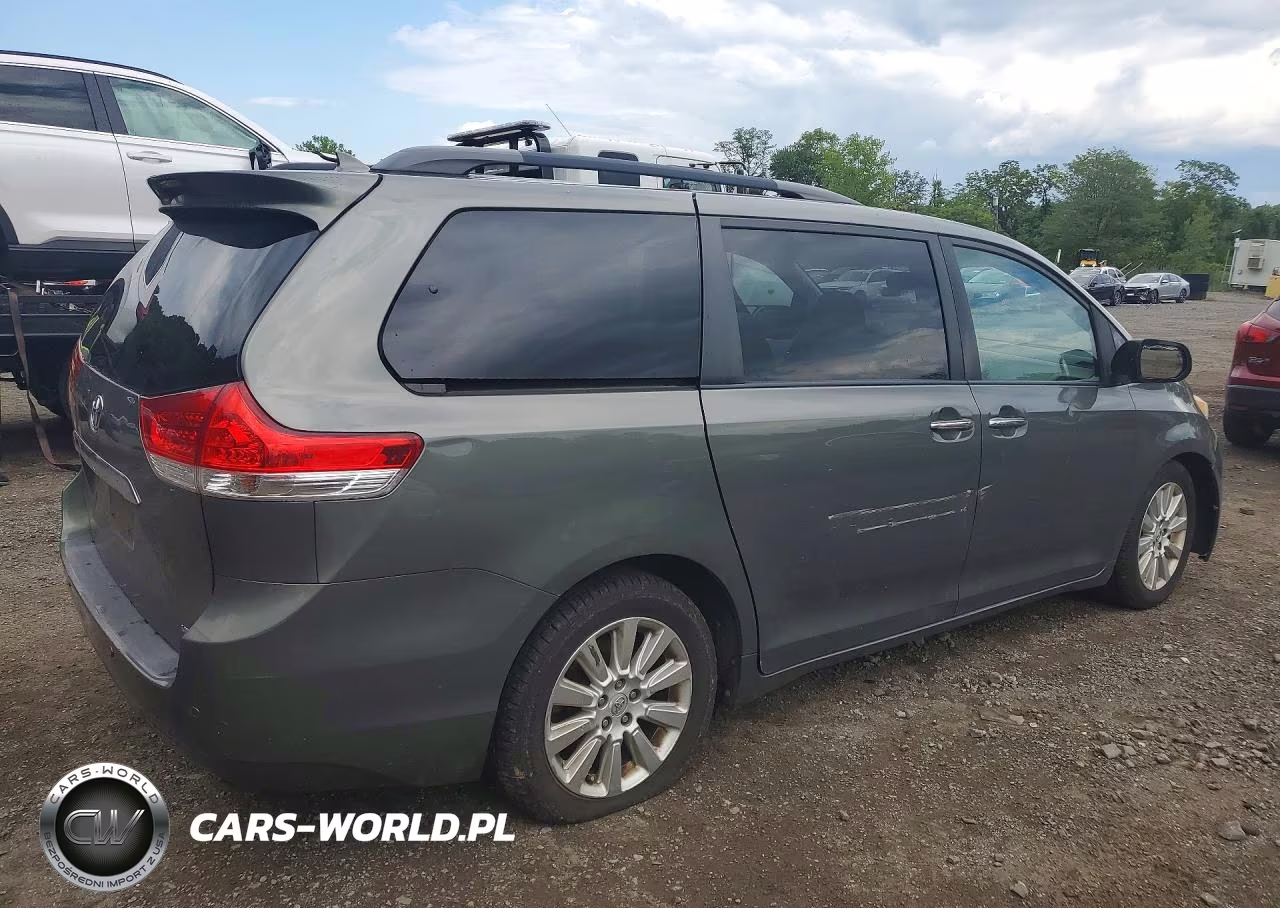 2011 Toyota Sienna Limited 7-Passenger VIN:5TDYK3DC3BS105599 - 3