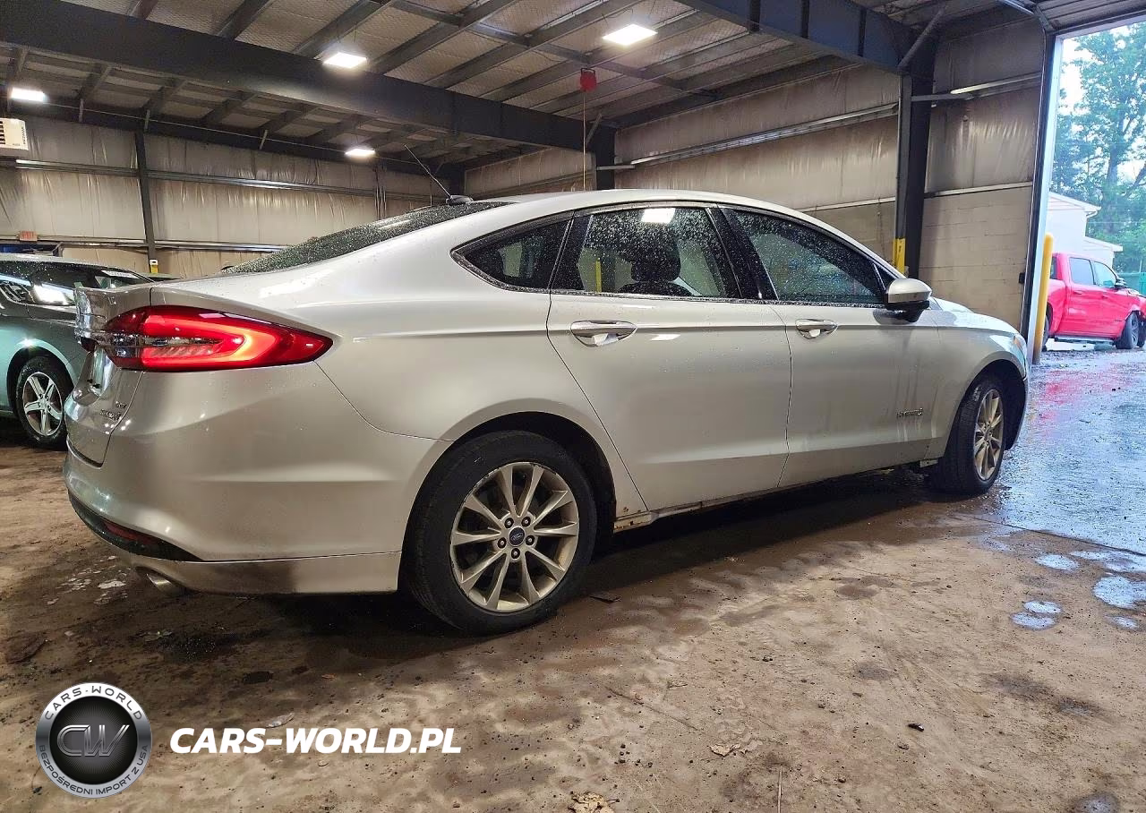 2017 Ford Fusion Se Hybrid VIN:3FA6P0LU0HR385386 - 3