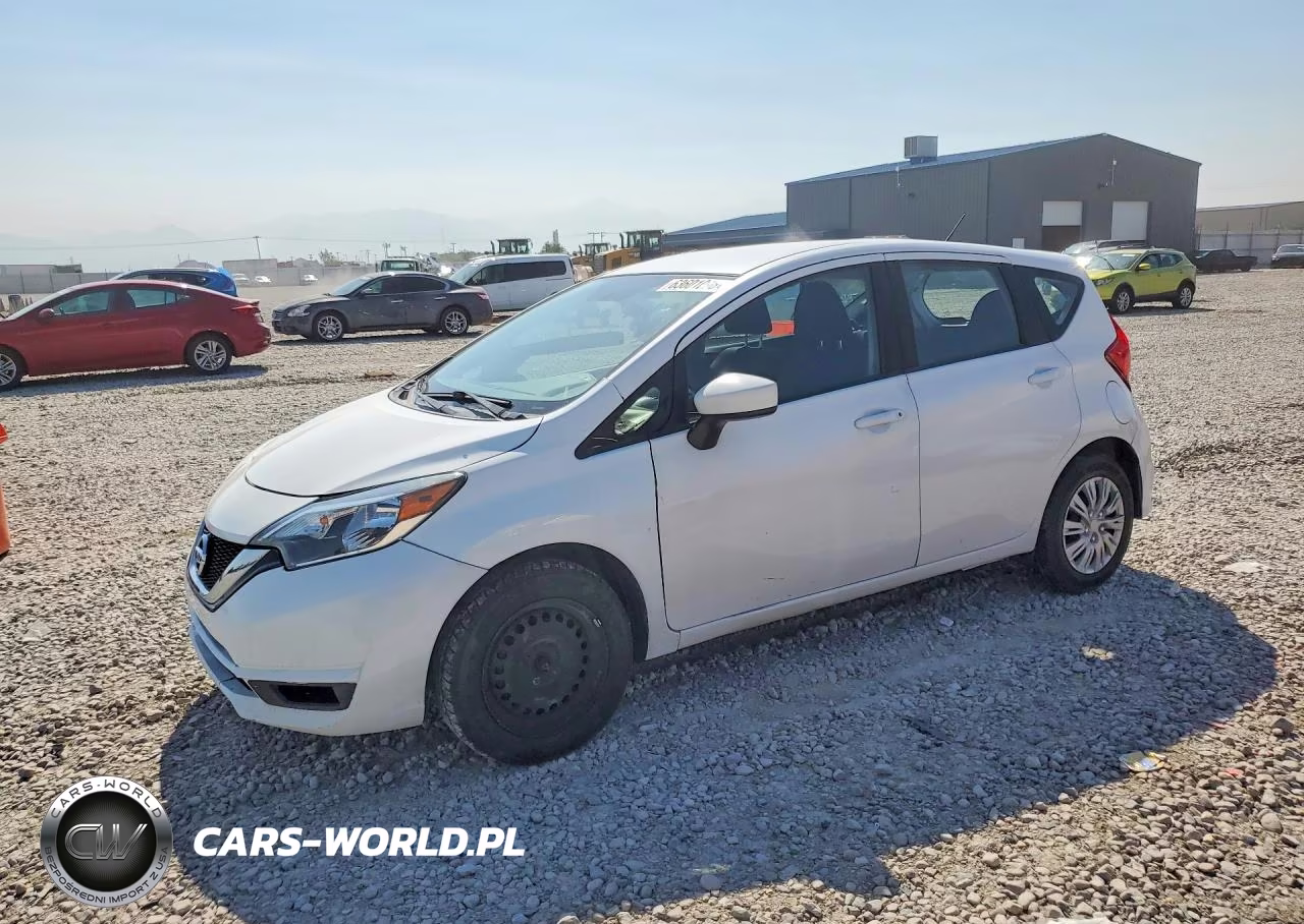 2018 Nissan Versa Note S VIN:3N1CE2CP4JL353657 - 1