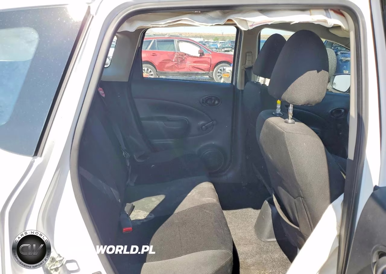 2018 Nissan Versa Note S VIN:3N1CE2CP4JL353657 - 10