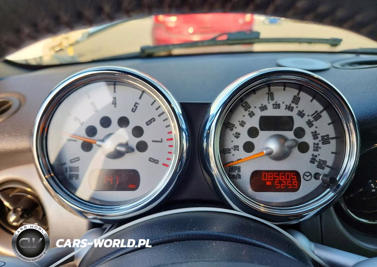 2005 Mini Cooper S VIN:WMWRH33515TF85637 - 9