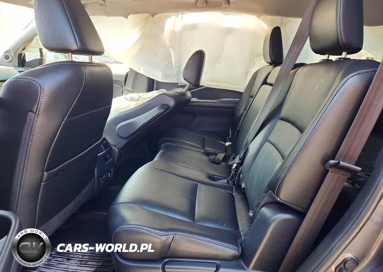 2017 Honda Pilot Touring VIN:5FNYF6H92HB034817 - 11