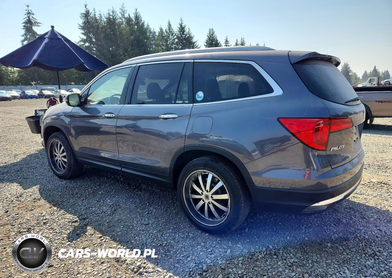 2017 Honda Pilot Touring VIN:5FNYF6H92HB034817 - 2