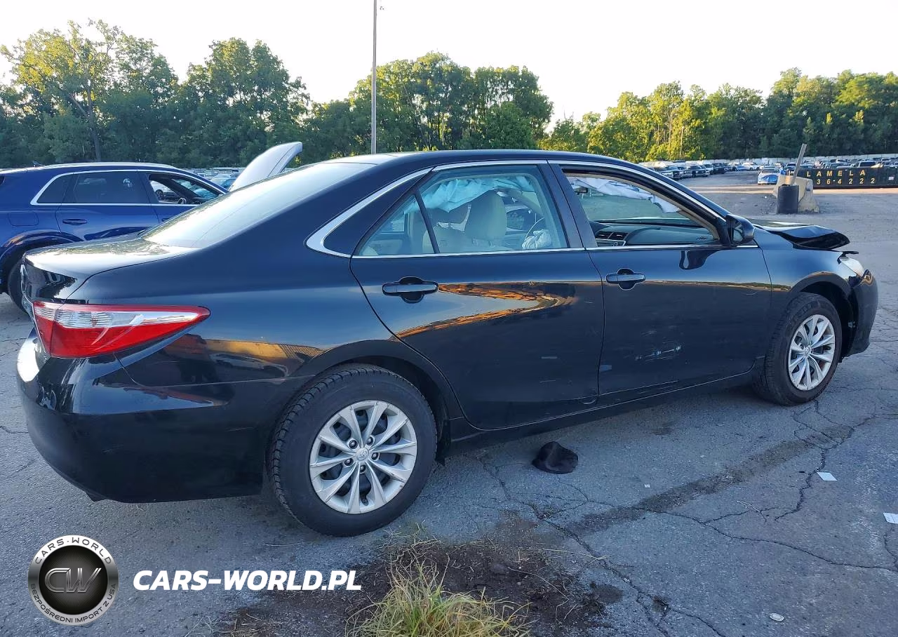 2016 Toyota Camry Le VIN:4T4BF1FK1GR572687 - 3