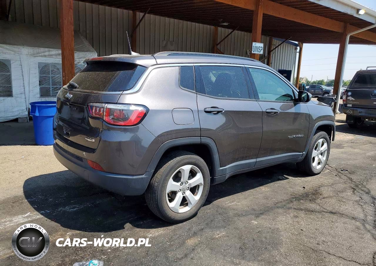 2019 Jeep Compass Latitude VIN:3C4NJDBB2KT641584 - 3
