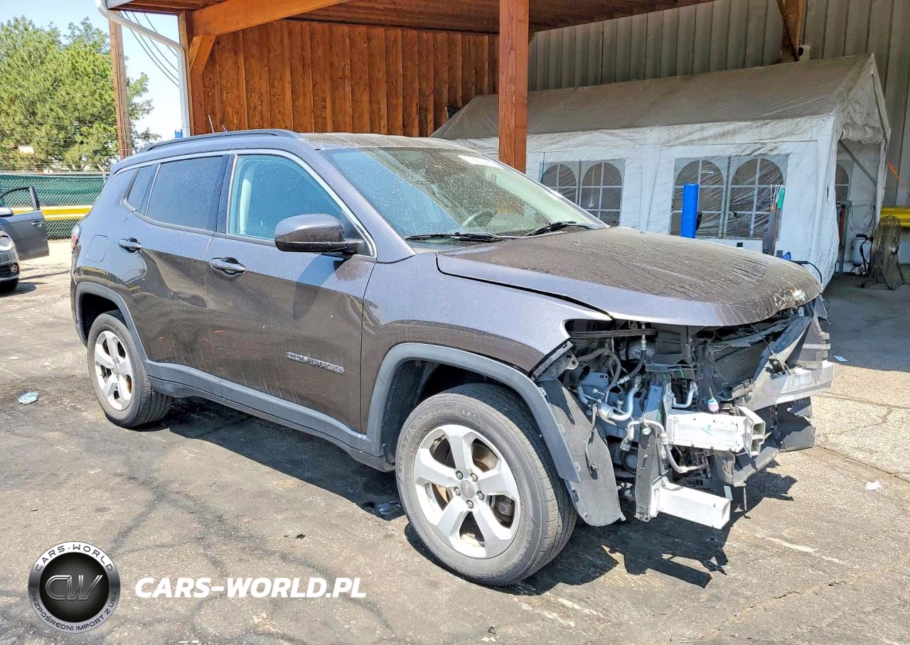2019 Jeep Compass Latitude VIN:3C4NJDBB2KT641584 - 4