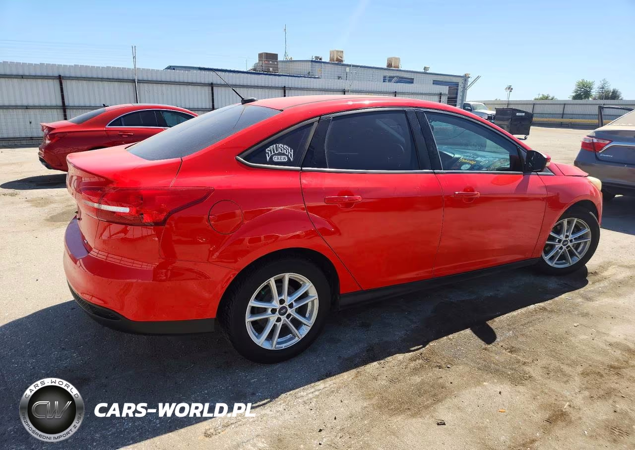 2015 Ford Focus Se VIN:1FADP3F26FL294511 - 3