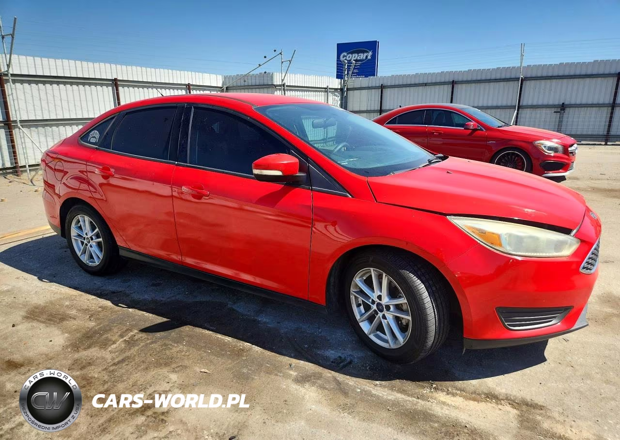 2015 Ford Focus Se VIN:1FADP3F26FL294511 - 4