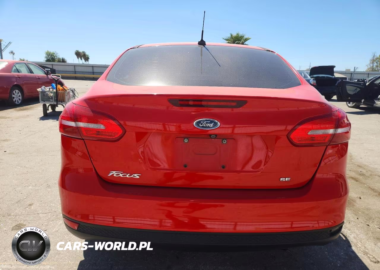 2015 Ford Focus Se VIN:1FADP3F26FL294511 - 6