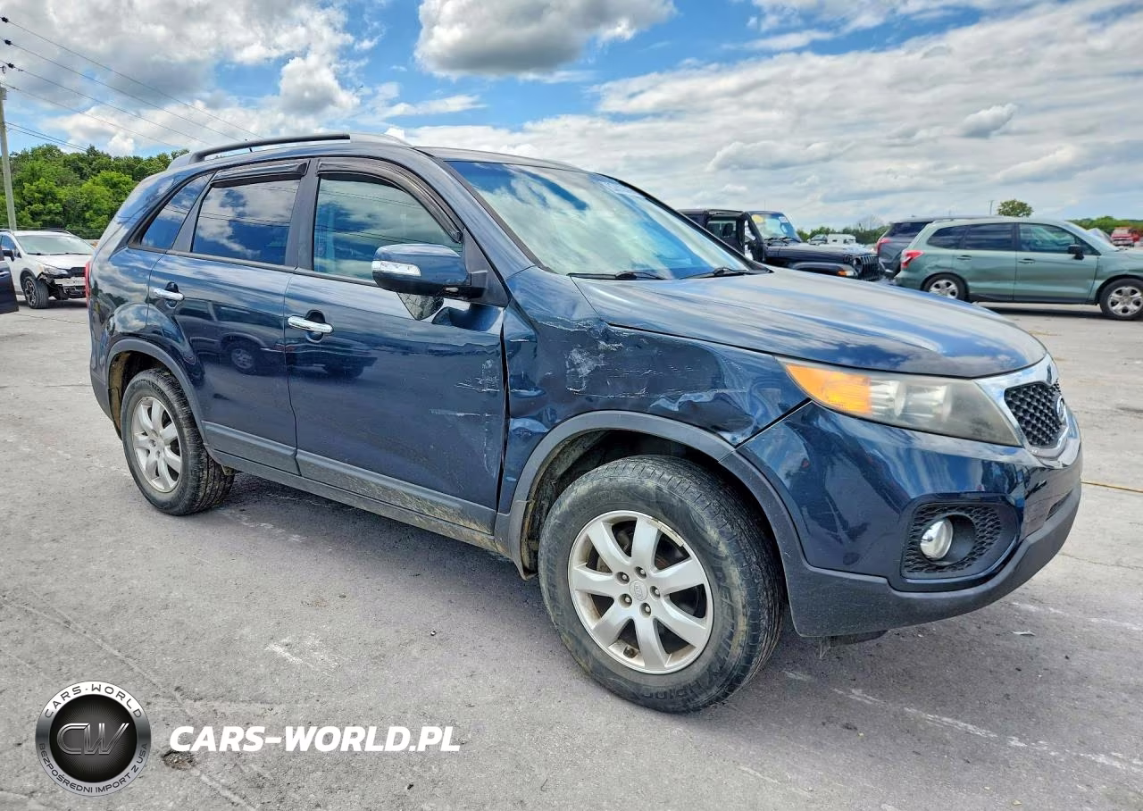 2011 Kia Sorento Lx VIN:5XYKT3A17BG087207 - 4