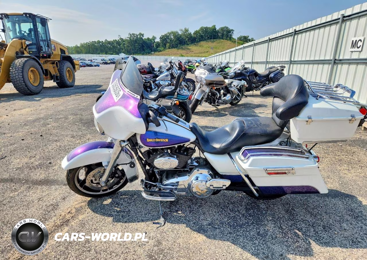 2010 Harley-Davidson Flhx VIN:1HD1KB413AB648384 - 3