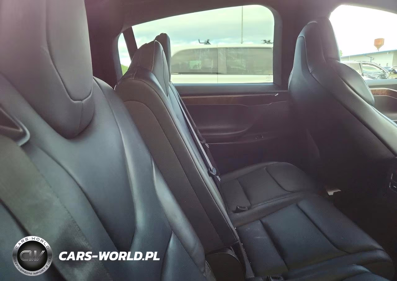 2019 Tesla Model X VIN:5YJXCAE2XKF181439 - 10