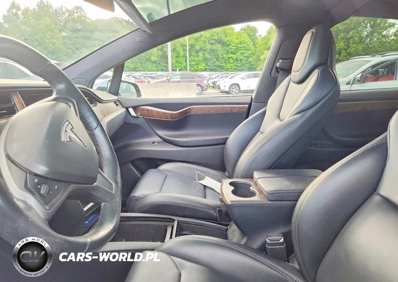 2019 Tesla Model X VIN:5YJXCAE2XKF181439 - 7