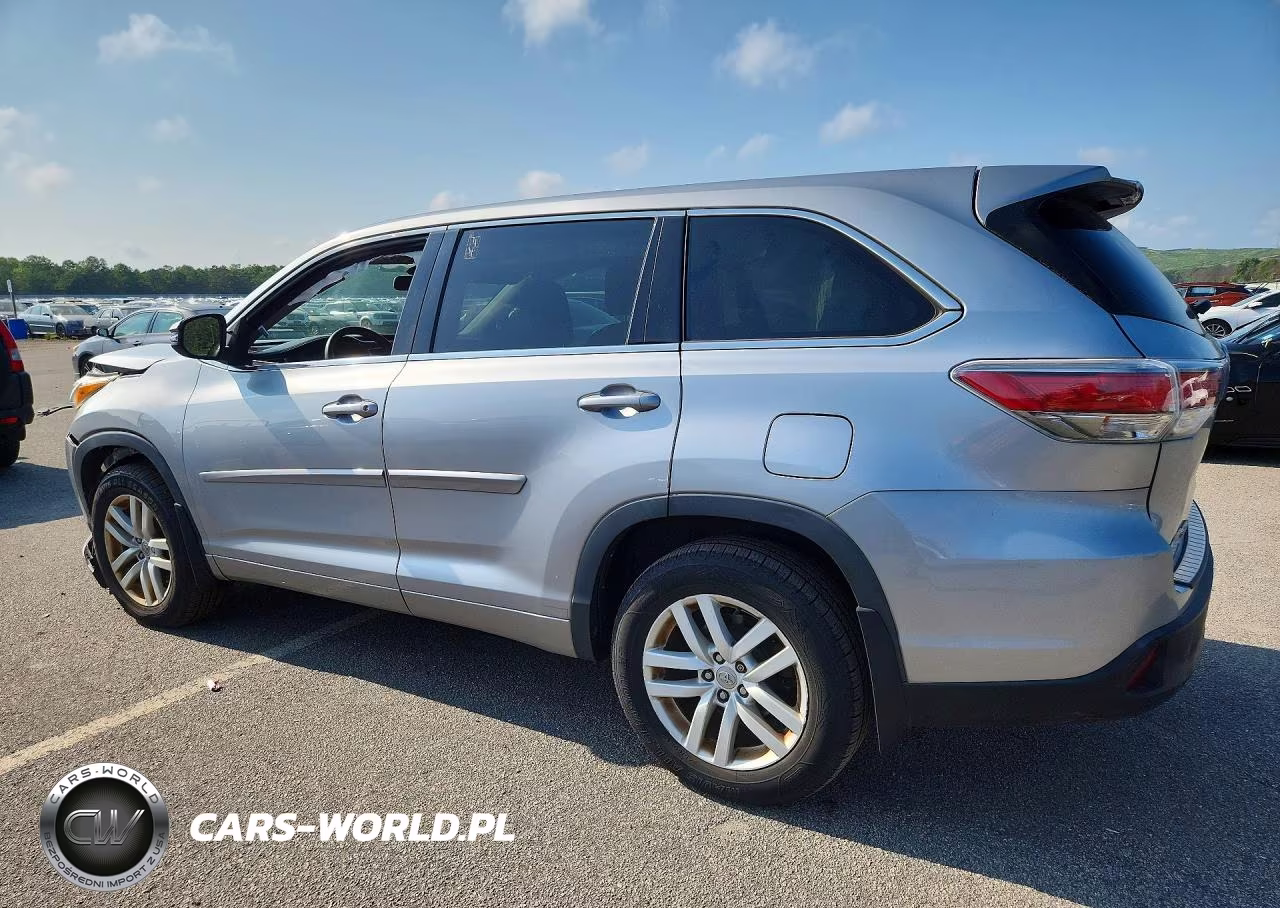 2015 Toyota Highlander Le VIN:5TDBKRFH6FS201167 - 2